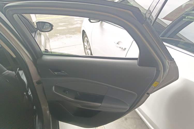 Used Ford Escort 2015 1.5L Manual Fashion Edition
