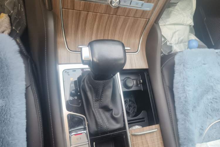 Used Roewe RX8 2019 30T Smart Connectivity Two-Wheel Drive Supreme Flagship Edition