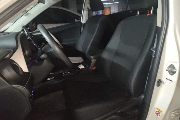 Used Toyota RAV4 2016 2.0L CVT Two-Wheel Drive Comfort Edition China V Standard
