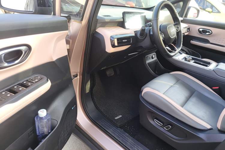 Used AION Y 2022 70 Tech Edition Lithium Iron Phosphate