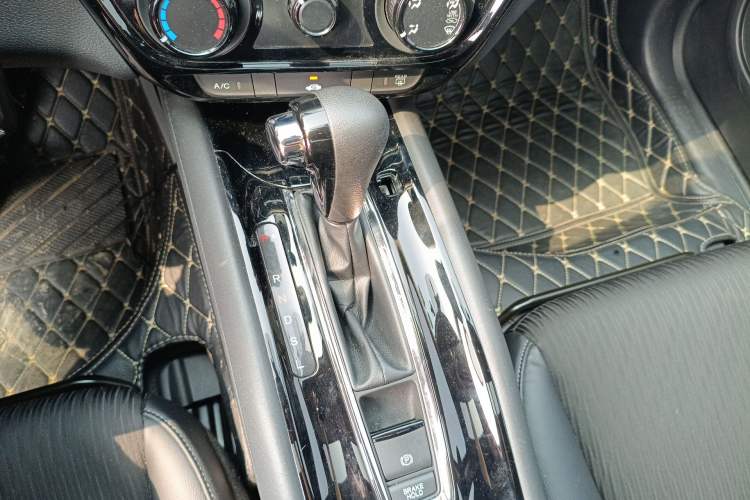 Used Honda Vezel 2020 1.5L CVT Pioneer Edition