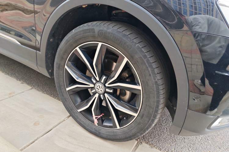 Used Volkswagen Tiguan L 2019 330TSI Automatic Two-Wheel Drive Smart Luxury Version China VI Standard Right Front Wheel Hub