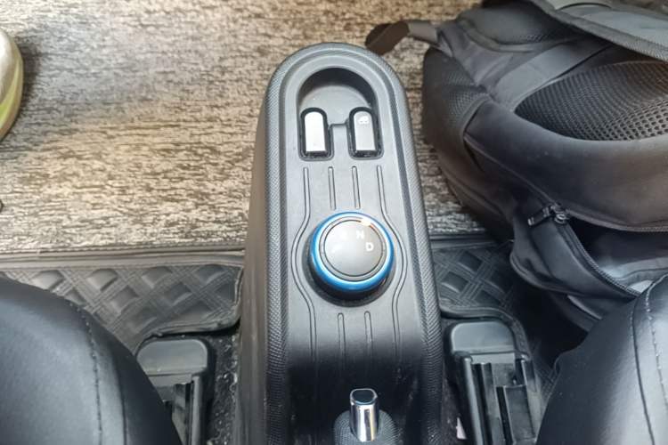 Used Wuling Hongguang MINIEV 2020 Enjoyment Model Lithium Iron Phosphate Gear Lever