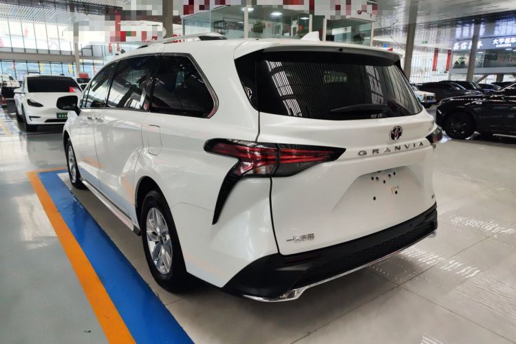 Used Toyota Granvia 2024 2.5L Hybrid Comfort Edition