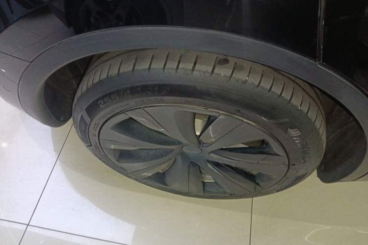 Used Tesla Model Y 2021 Long-Range All-Wheel-Drive Version 3D7
