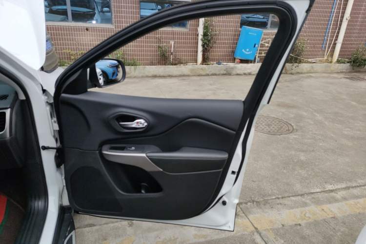 Used Jeep Cherokee 2020 2.0T Two-Wheel Drive Leading Edition