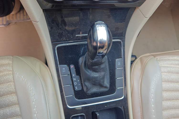 Used Volkswagen Passat 2013 1.8TSI DSG Prestige Edition
