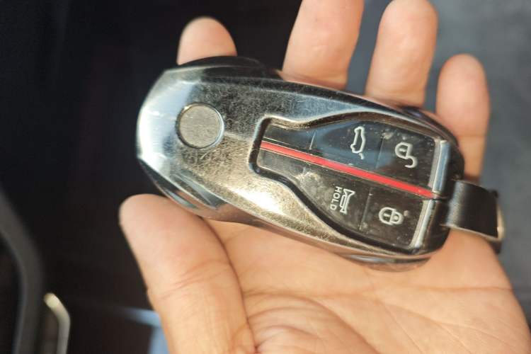 Used Hongqi HS5 2022 Revised Version 2.0T Smart Connect Flagship Edition
