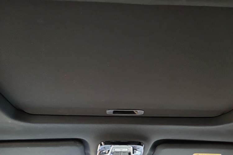 Used 212 T01 2024 2.0T Explorer Headliner