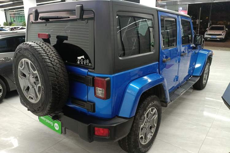 Used Jeep Wrangler 2014 3.0L Sahara Four-Door Edition