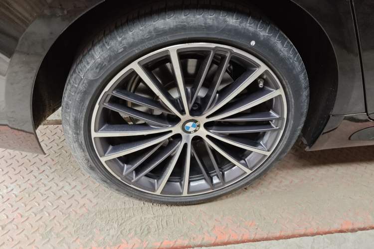 Used BMW 5 Series 2019 Facelifted 530Li xDrive M Sport Package
