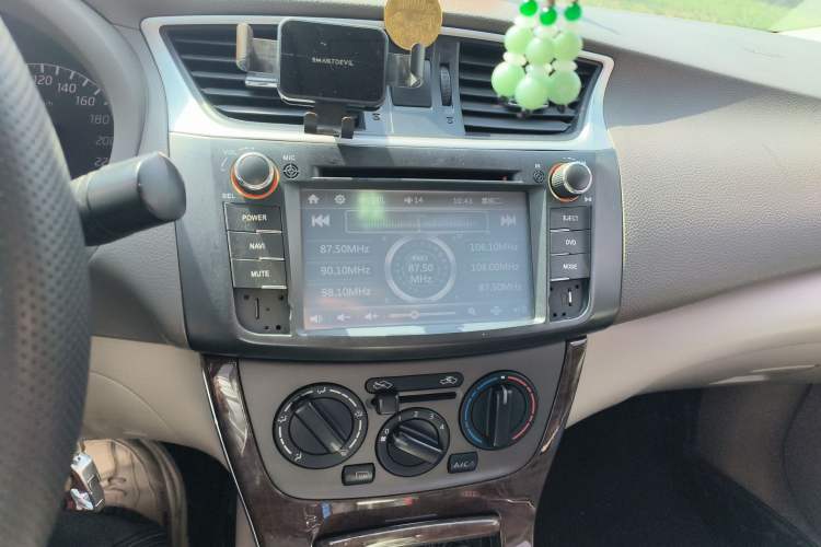 Used Nissan Sylphy 2012 1.6 XL Manual Luxury Edition Audio And AC Panel