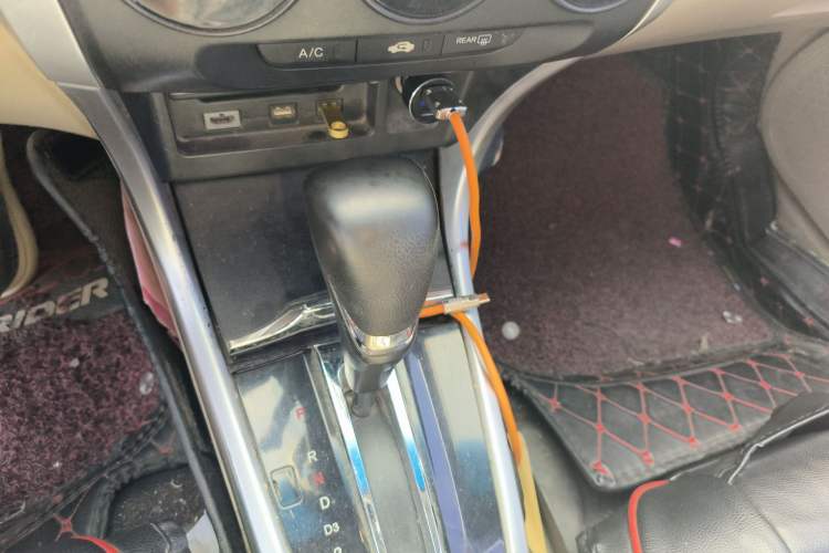 Used Honda Crider 2013 1.8L automatic luxury edition Gear Lever