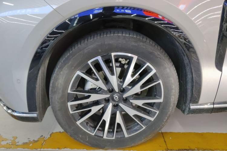 Used CHANGAN NEVO Q07 2025 215 Prestige Edition Left Front Wheel Hub