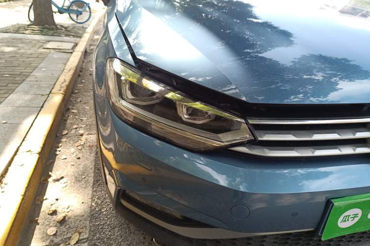 Used Volkswagen Touran 2018 Volkswagen Touran L 280TSI DSG Boundary Edition 7 Seats China VI Standard
