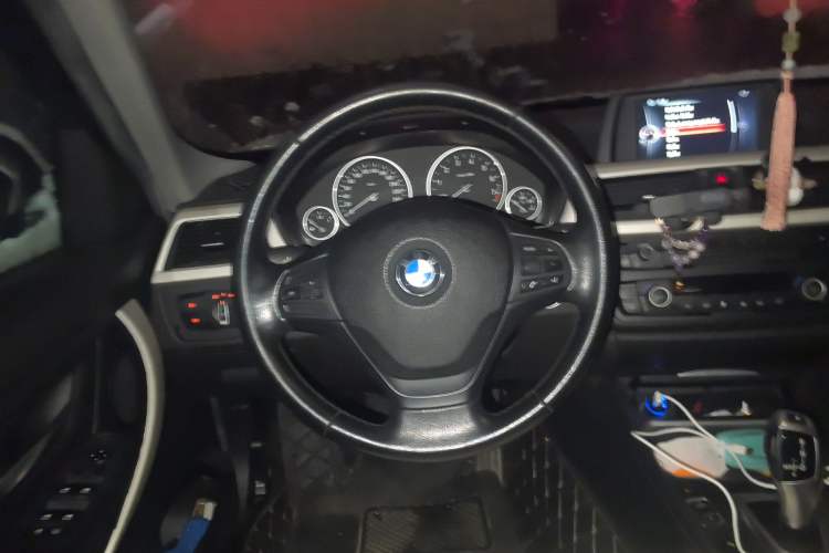 Used BMW 3 Series 2014 320i Active Edition
