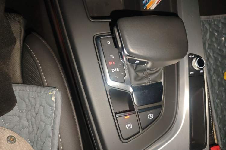 Used Audi A4L 2021 40 TFSI Enjoy Life Edition Gear Lever