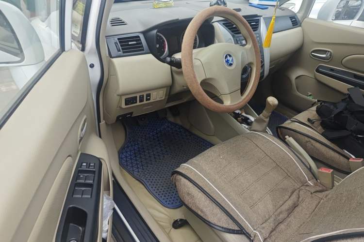 Used Venucia D50 2013 1.6L Manual Fashion Edition

