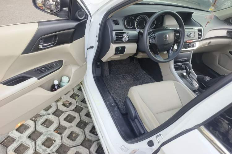 Used Honda Accord 2015 2.0L LX Comfort Edition Driver Seat