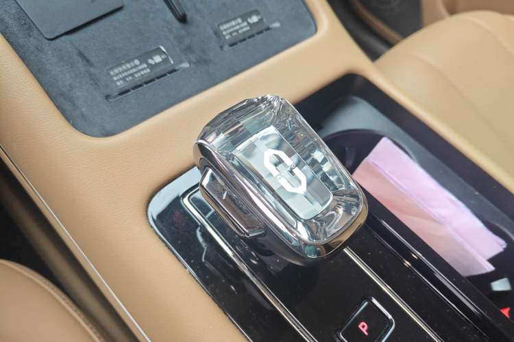 Used Hima AITO M7 2024 1.5T Intelligent Driving 4WD Max Edition 5 Seats Gear Lever