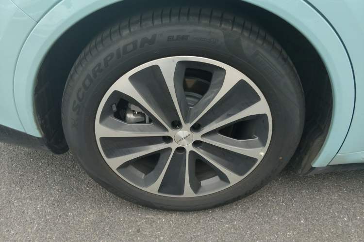 Used Hima Luxeed R7 2025 Range-Extended Version 251 km Max
