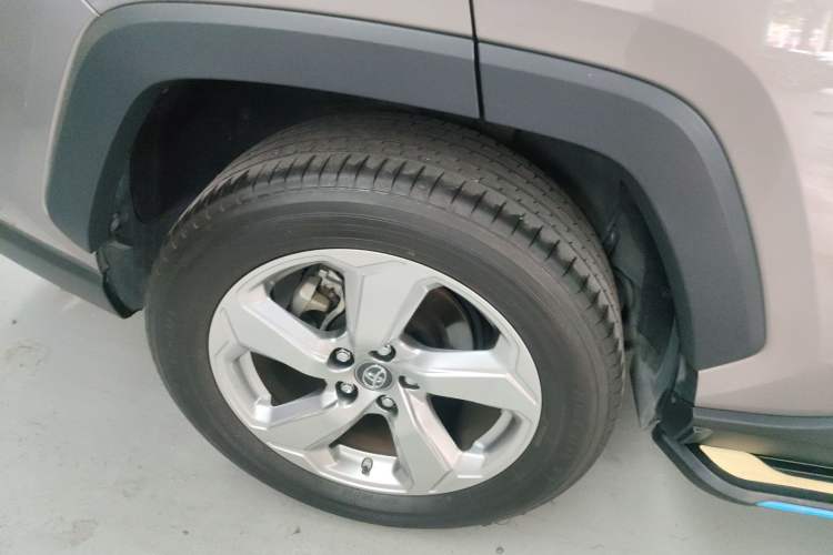 Used Toyota RAV4 2021 2.0L CVT Two-Wheel Drive Fashion Edition Right Rear Wheel Hub