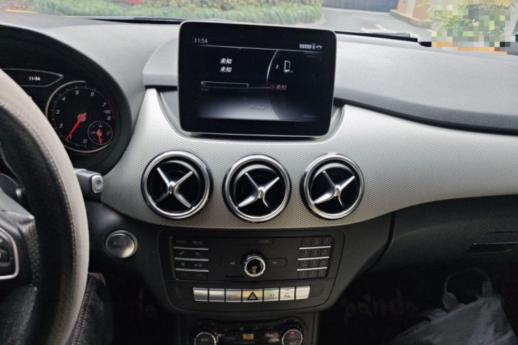 Used Mercedes-Benz B-Class 2019 B 200 Fashion Model Audio And AC Panel