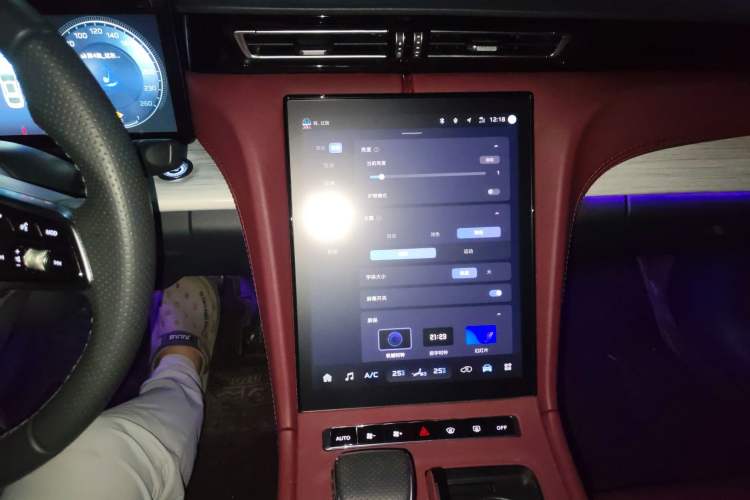 Used Hongqi H5 2025 2.0T Automatic Flag Edition – 500 000 Units Commemorative Version
