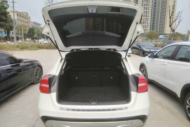 Used Mercedes-Benz GLA 2015 GLA 200 Fashion Model
