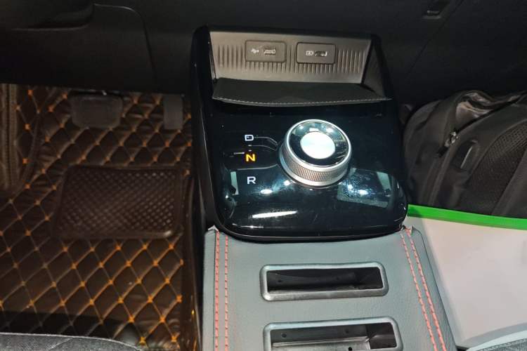 Used Geometry E Firefly 2024 301km Flowing Light Gear Lever