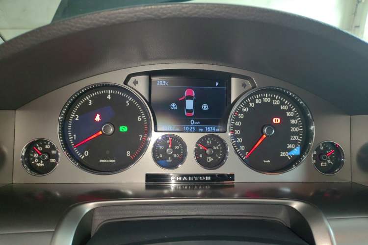 Used Volkswagen Phaeton 2012 3.0L Business Edition Instrument Cluster