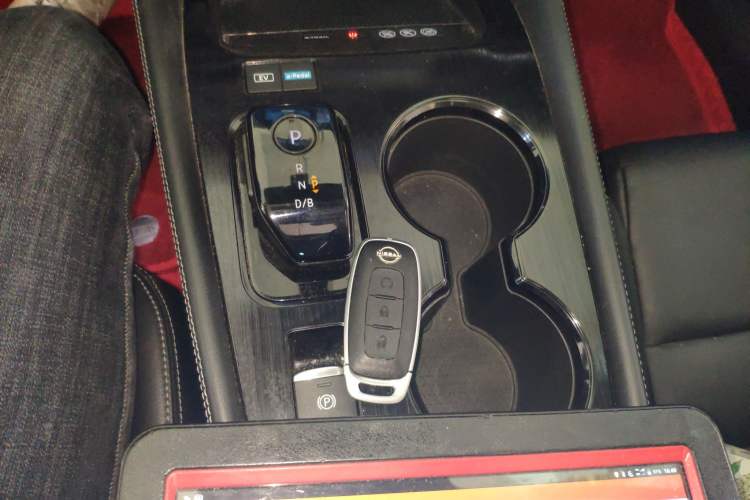 Used Nissan X-Trail 2023 e-POWER Ultra-Hybrid Dual-Motor All-Wheel-Drive Luxury Edition Gear Lever