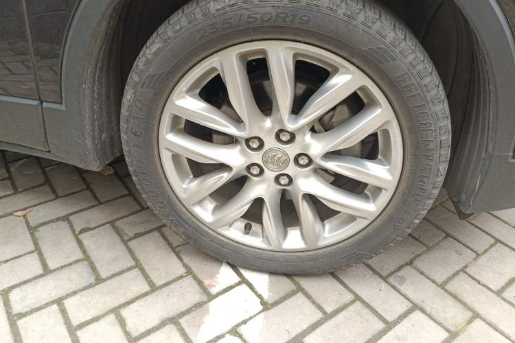 Used Buick Envision 2020 28T Four-Wheel Drive Elite Version Right Front Wheel Hub