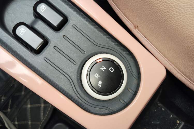 Used Wuling Hongguang MINIEV 2022 Macaron Premium Model – Lithium Ternary Battery
