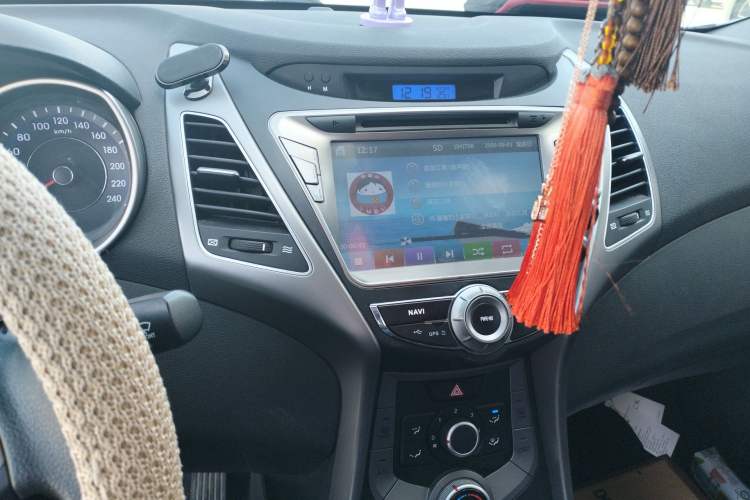 Used Hyundai Elantra (5th Generation / Langdong) 2015 1.6L Manual Fashion Edition
