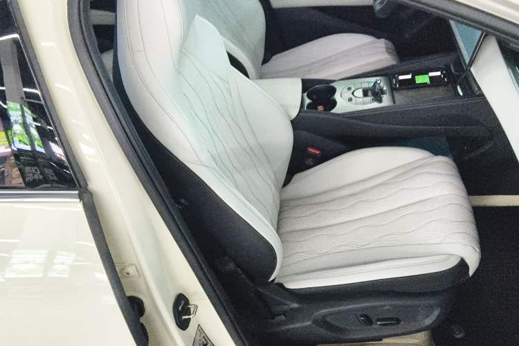 Used BYD Seal 06 New Energy 2025 DM-i Intelligent Drive 120KM Flagship Model
