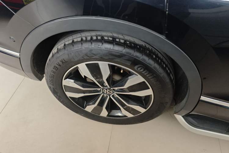 Used Volkswagen Tiguan L 2022 330TSI Automatic Two-Wheel Drive R-Line Enhanced Edition
