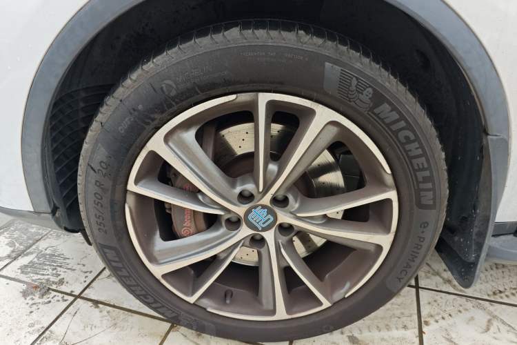 Used BYD Tang New Energy 2018 DM 2.0T All-Wheel Drive Smart Connectivity Luxury Model 7 Seats China V Emission Standard Left Front Wheel Hub