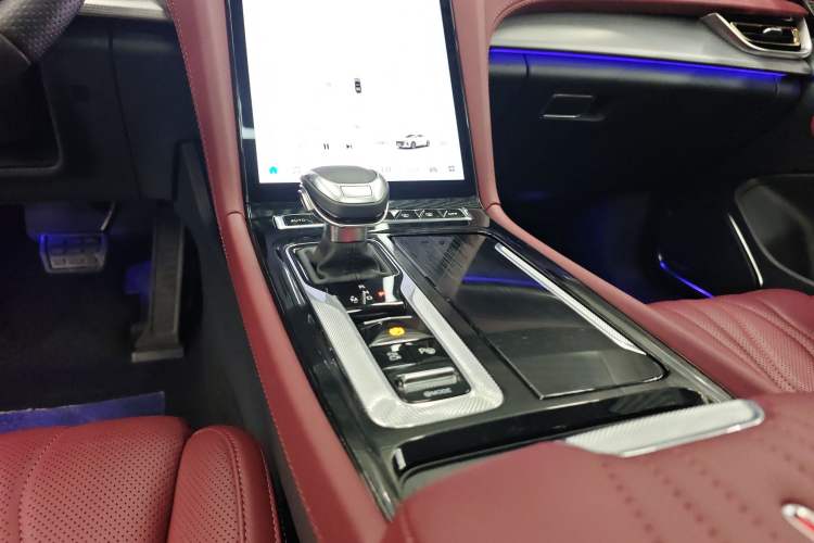 Used Hongqi H5 2024 2.0T Automatic Smart Connect Flagship Edition