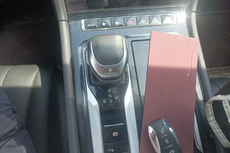 Used Hongqi H5 2024 2.0T Automatic Smart Connect Flagship Edition
