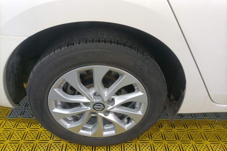 Used Nissan Sylphy 2019 1.6XV CVT Smart Connect Luxury Edition China VI Standard Exterior 5