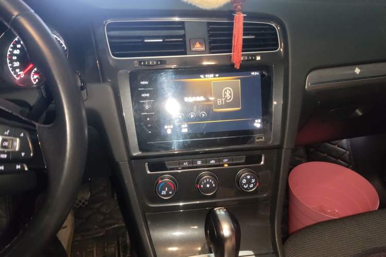 Used Volkswagen Golf 2020 Zhiai Edition 280TSI DSG Comfort Model Audio And AC Panel