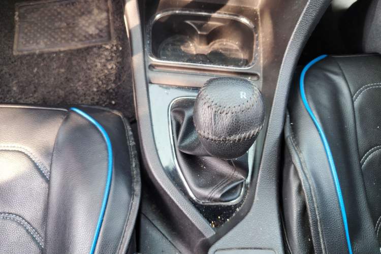 Used Soueast V5 Lingzhi 2015 Plus 1.5L Manual Smart Edition