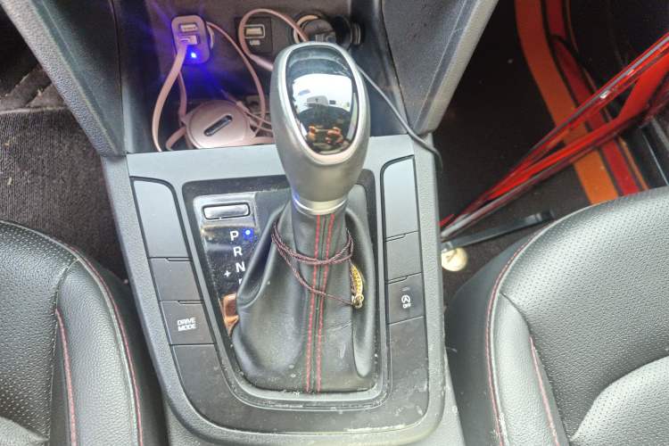 Used Hyundai Elantra (6th Generation / Lingdong) 2019 1.4T Dual-Clutch Xuan Dong · Dynamic Model Gear Lever