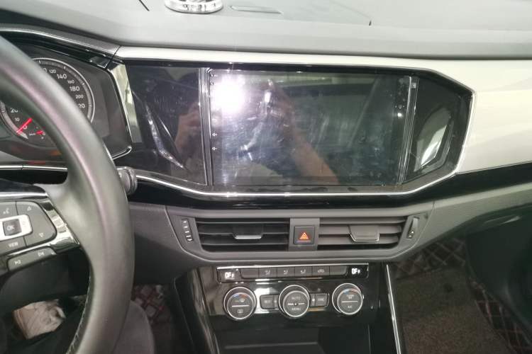 Used Volkswagen Tayron 2019 330TSI Two-Wheel Drive Luxury Model China VI Standard Audio And AC Panel