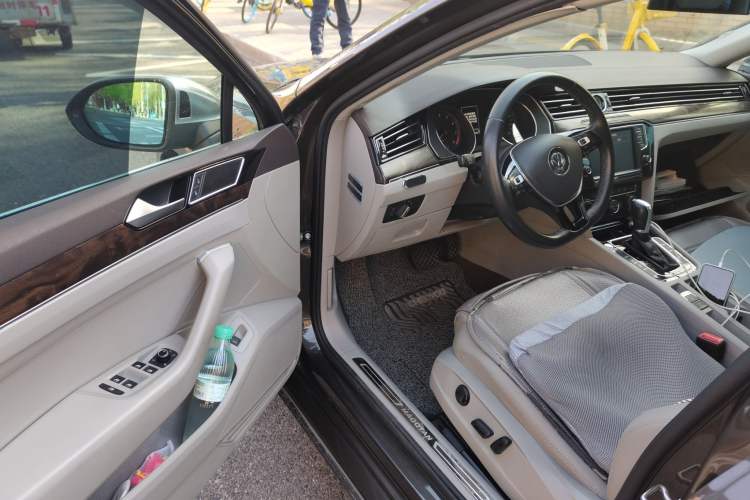 Used Volkswagen Magotan 2017 330TSI DSG Luxury Model Driver Seat