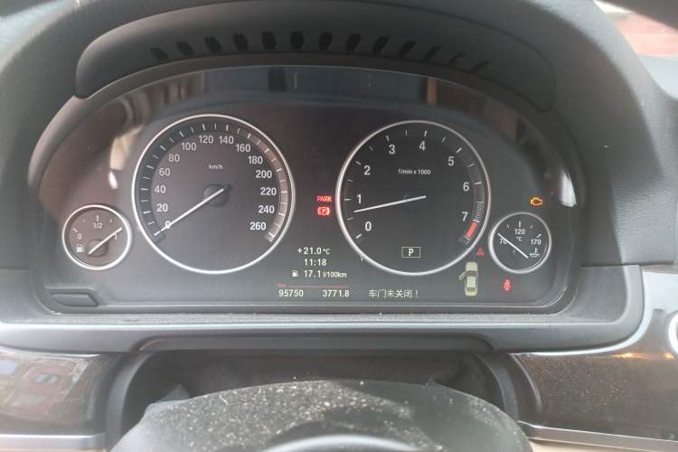 Used BMW 5 Series 2011 523Li Luxury Model
