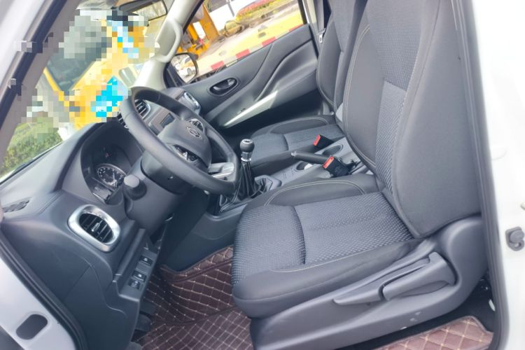 Used Dongfeng Ruichi 2026 Model 2.3T Diesel Four-Wheel Drive Manual Long-Box Flatbed