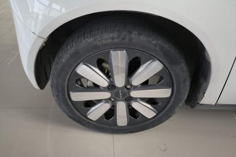 Used ORA Black Cat 2021 351 km Standard Version Left Front Wheel Hub