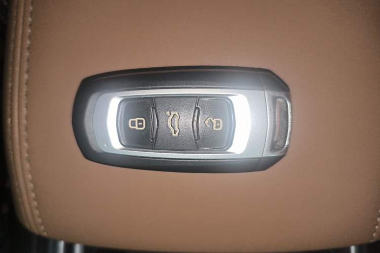 Used Geely Auto Vision X6 2018 1.4T CVT 4G Connected Luxury Version
